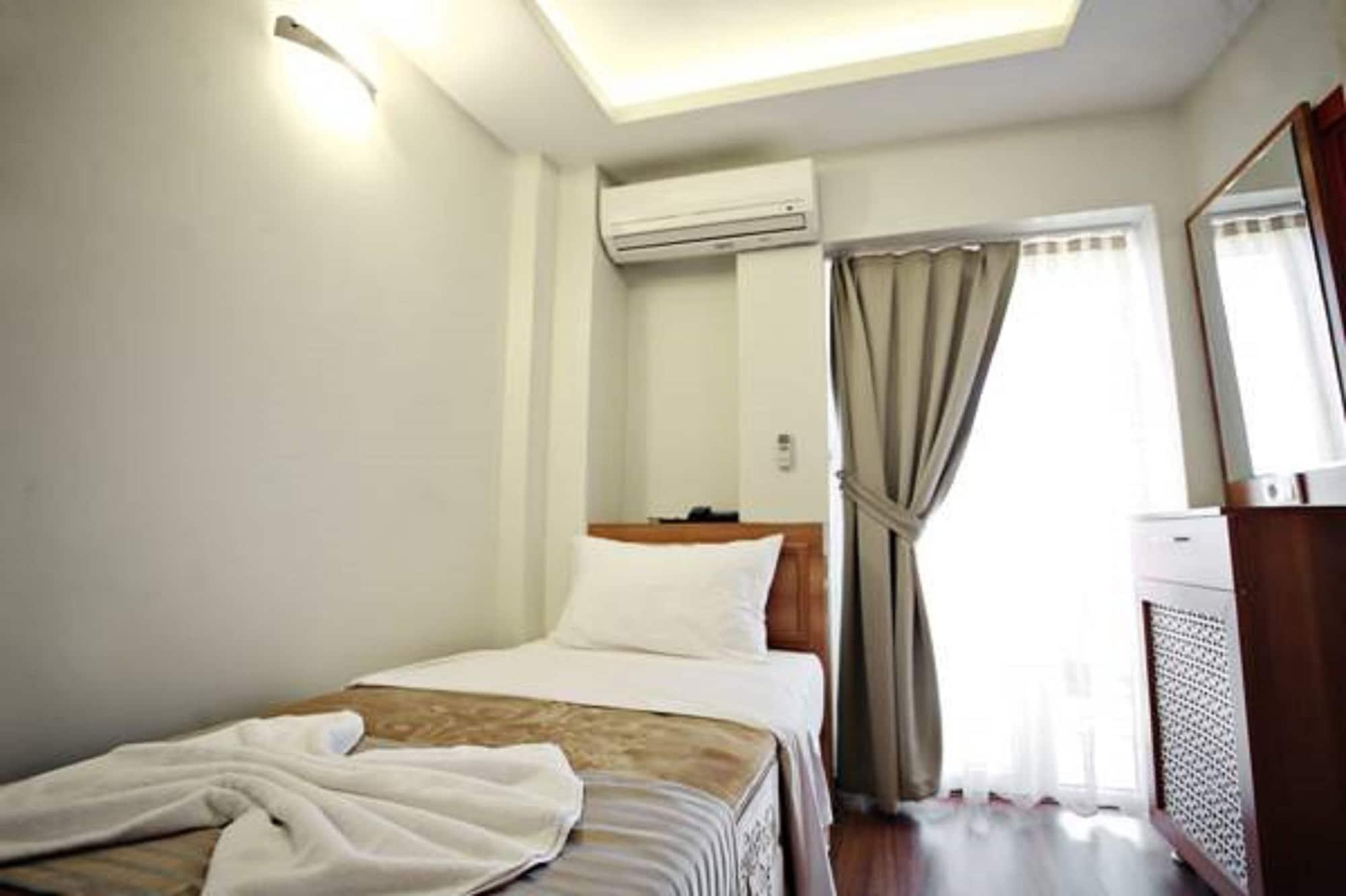 Taksim Palace Hotel Istambul Extérieur photo