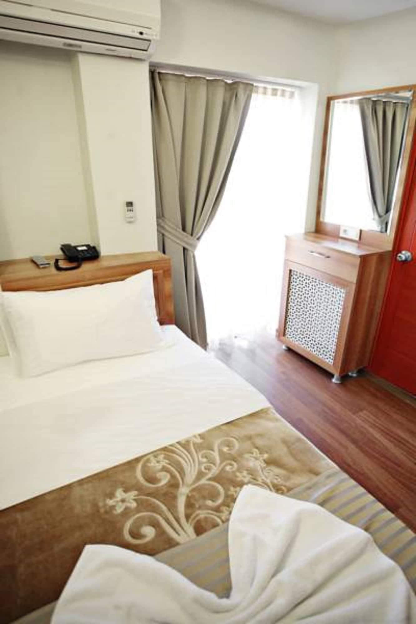 Taksim Palace Hotel Istambul Extérieur photo